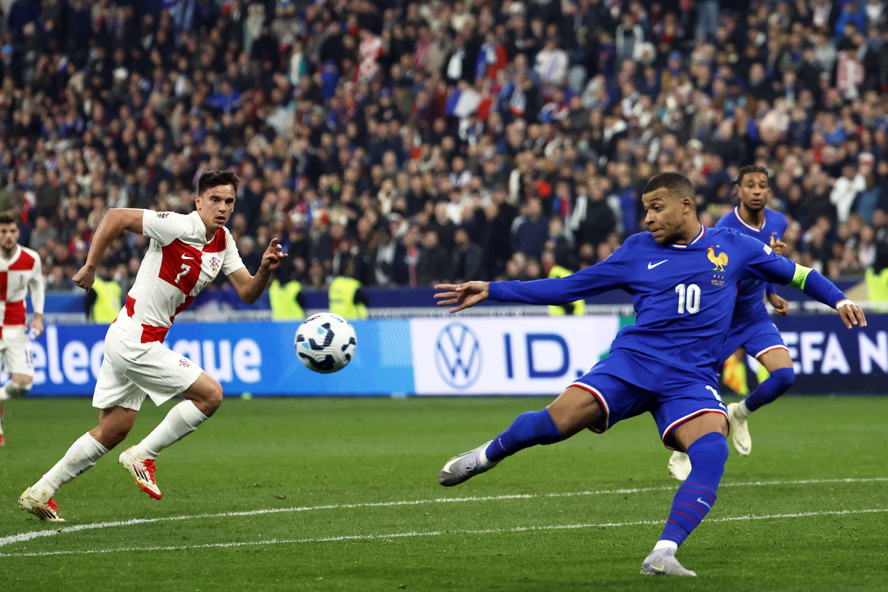 九游登录-国际足球盛宴，欧国联比赛引发热议